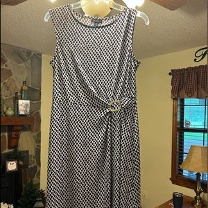 4/$25 Pretty black and white dress from George